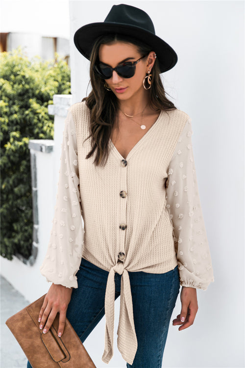 Blouse bohème boutonnée à manches plumetis – Chic & automnale